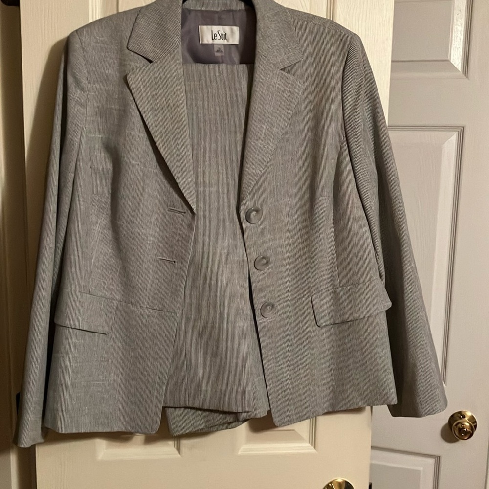 2-Piece pants suit